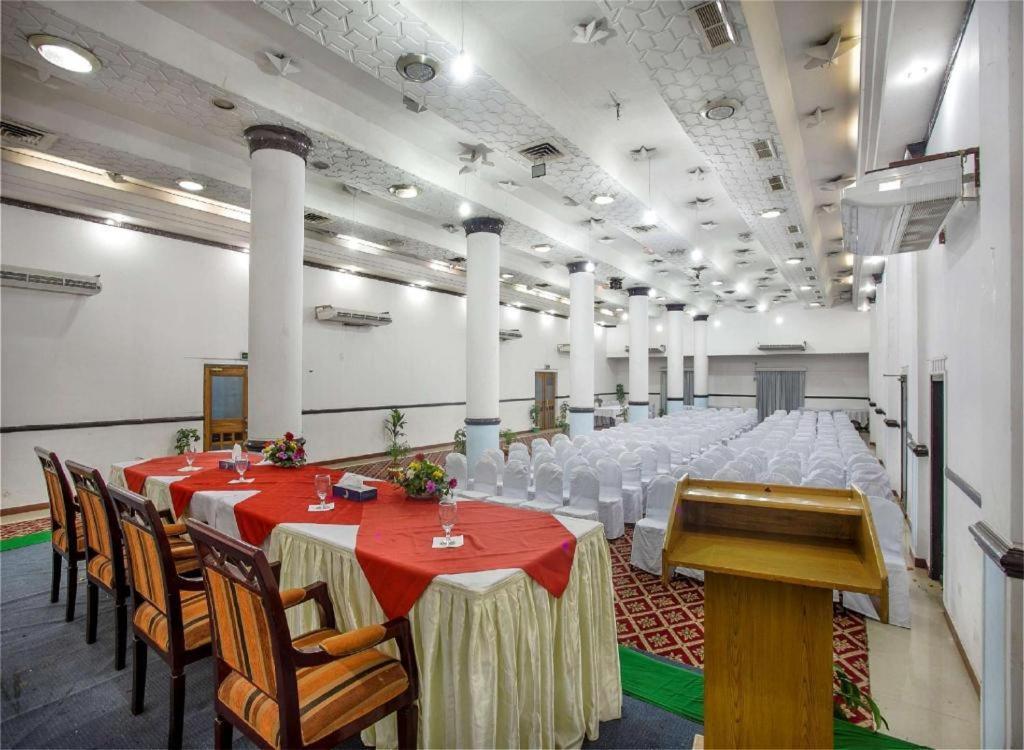 Hotel Agrabad Csittagong Kültér fotó